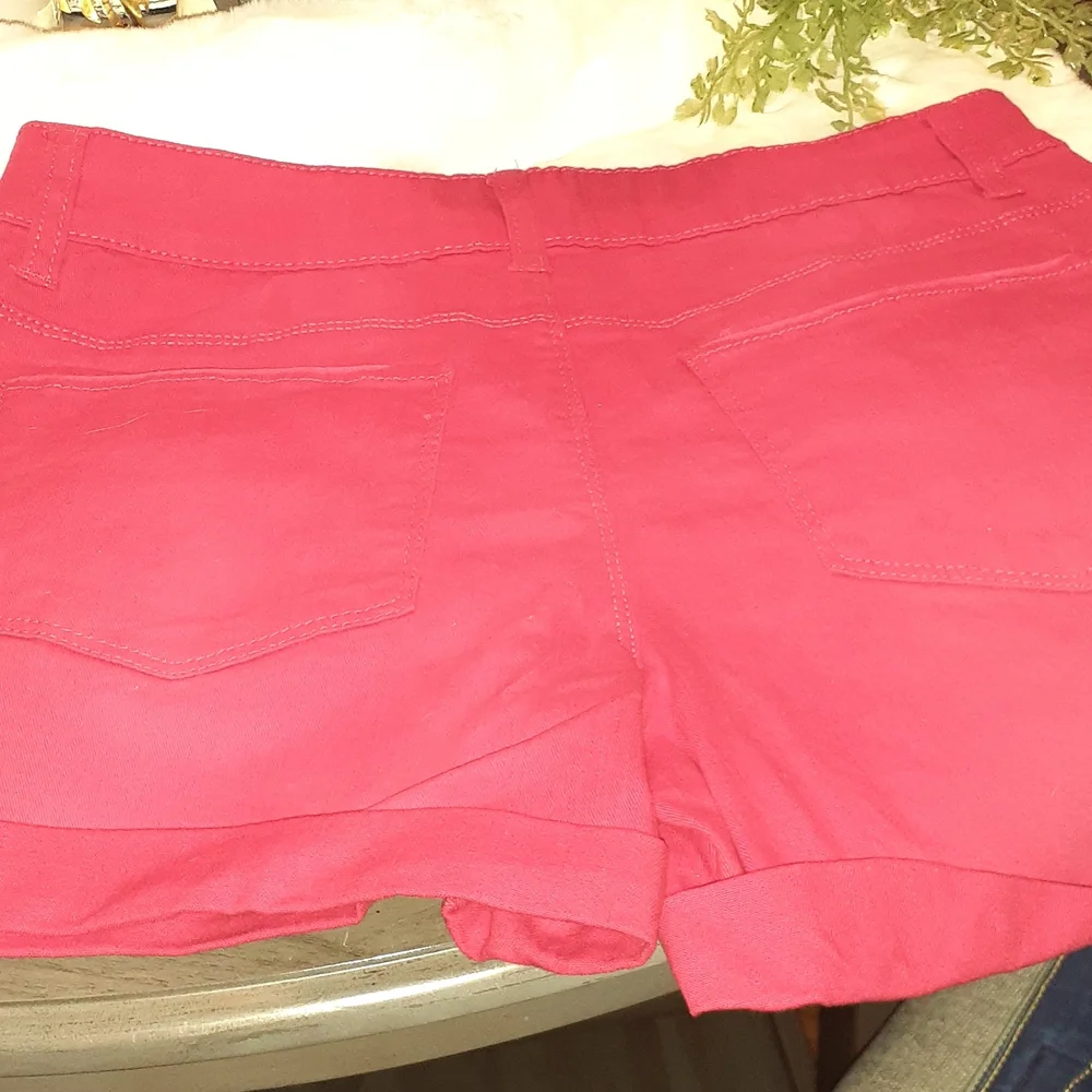 Shorts - Picture 5 of 5